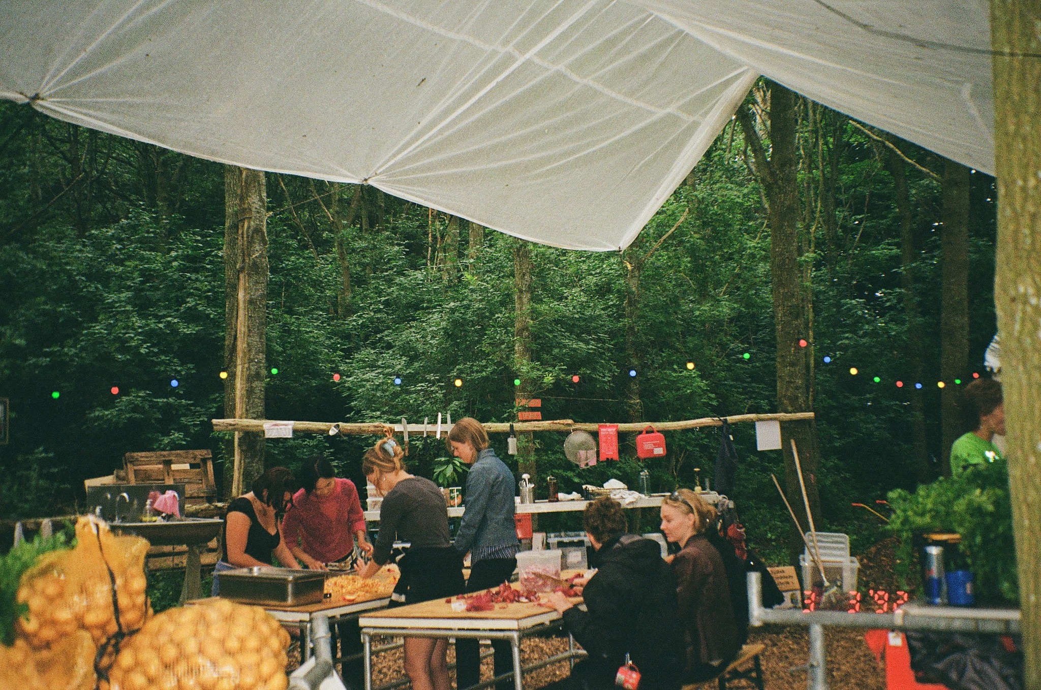 Mad og fællesskab under hvidt tag